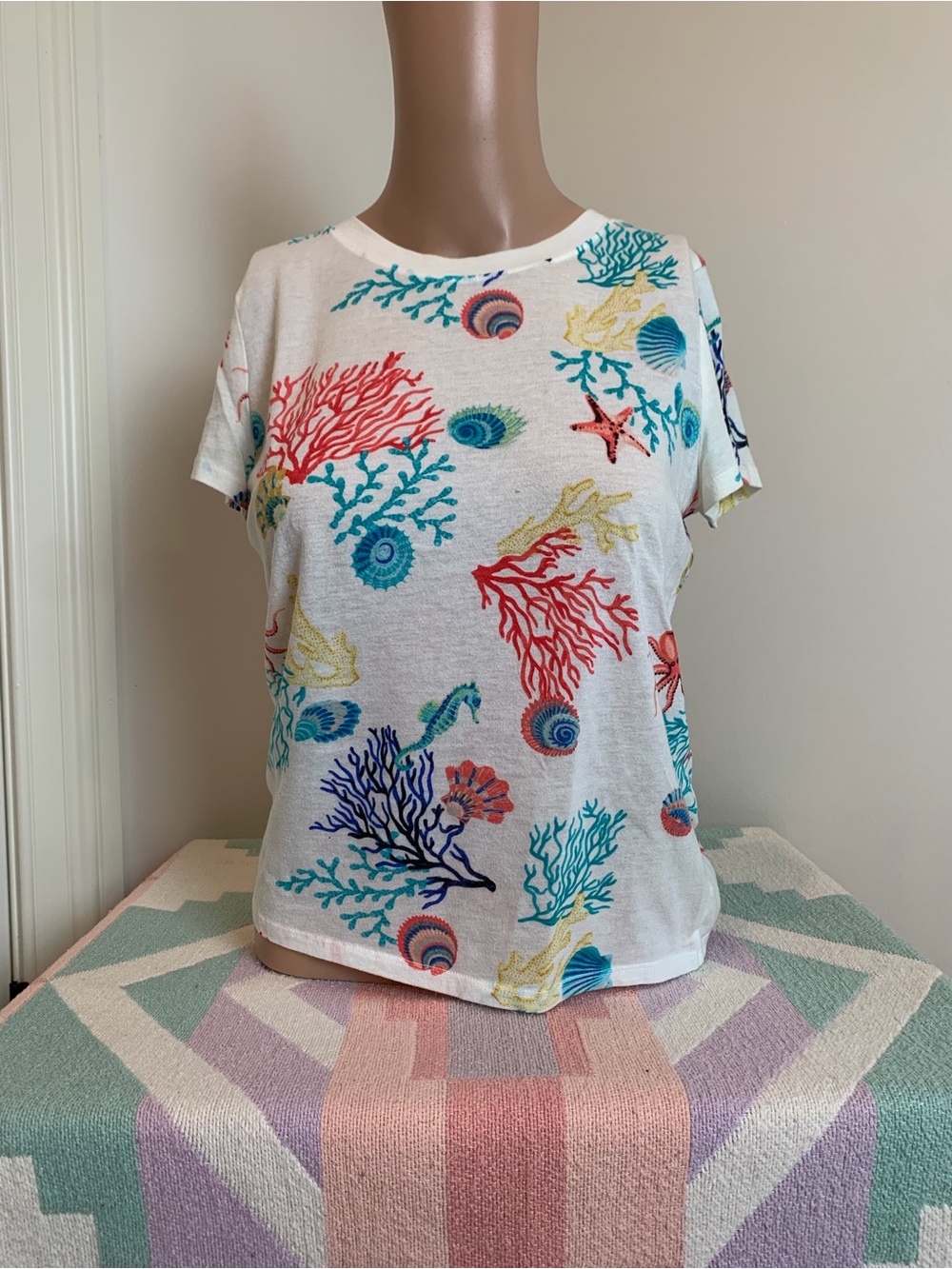 Forever 21 White Short-Sleeve Tee with Multicolor Coral Print
